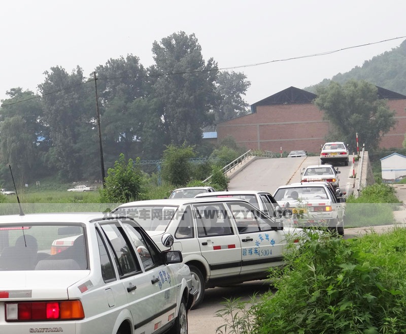 程順駕校上坡路場地