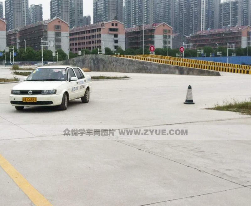 國安駕校C1小型汽車上坡路場地