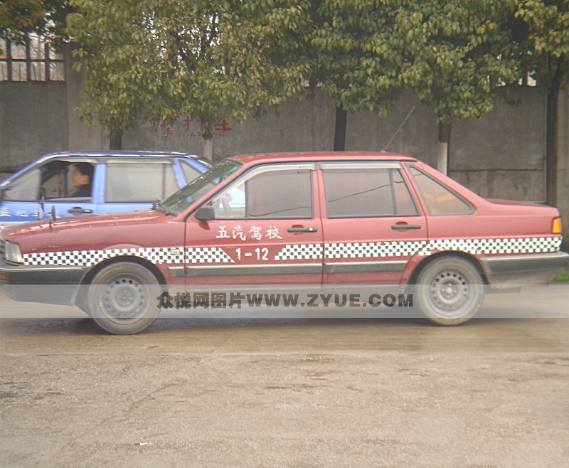 五汽駕校學(xué)員訓(xùn)練車